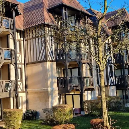 En Rez-de-chaussee - Terrasse & Piscine Chauffee *