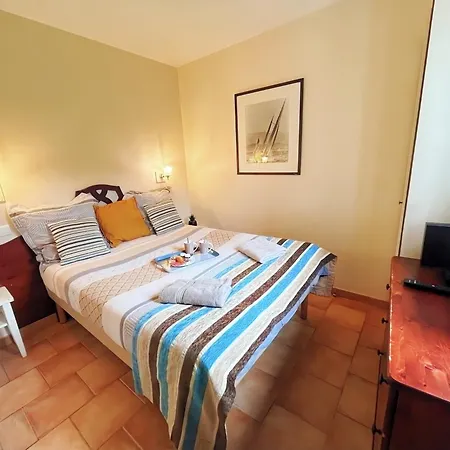 En Rez-de-chaussee - Terrasse & Piscine Chauffee 아파트 도빌