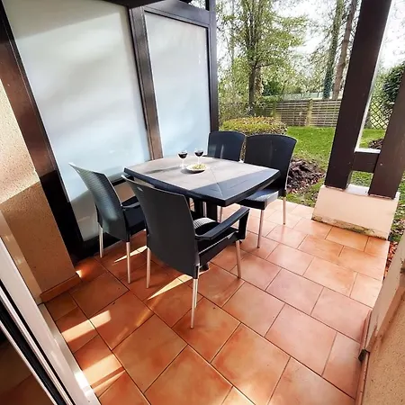 En Rez-de-chaussee - Terrasse & Piscine Chauffee *