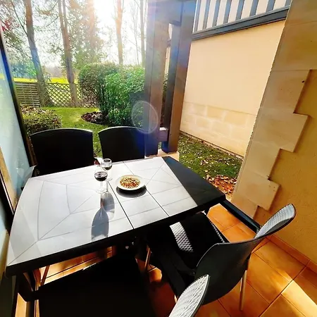 En Rez-de-chaussee - Terrasse & Piscine Chauffee 도빌