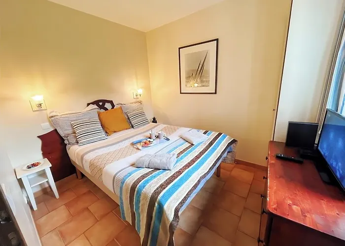 En Rez-de-chaussee - Terrasse & Piscine Chauffee 아파트 도빌