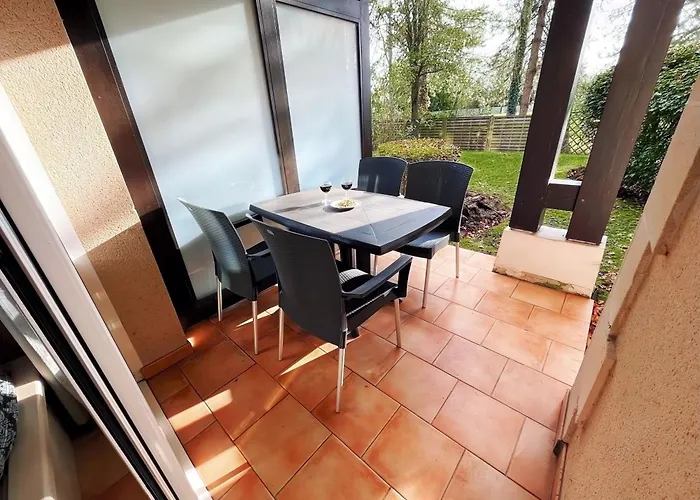 En Rez-de-chaussee - Terrasse & Piscine Chauffee *