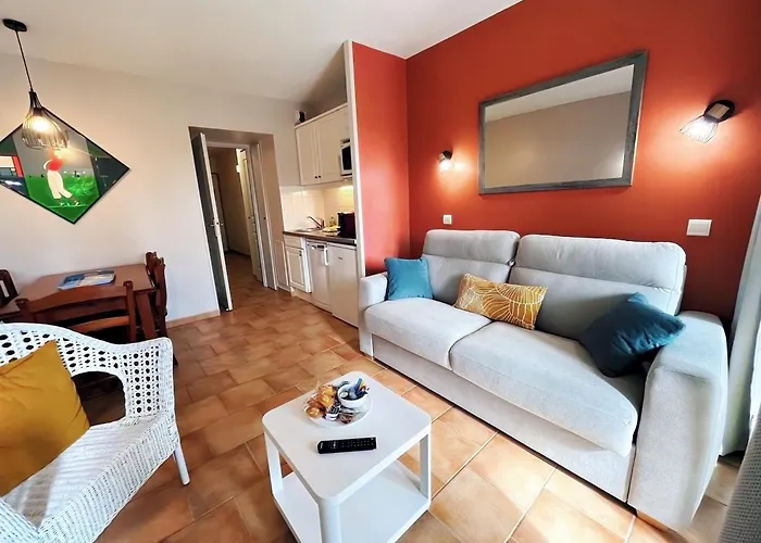 En Rez-de-chaussee - Terrasse & Piscine Chauffee *