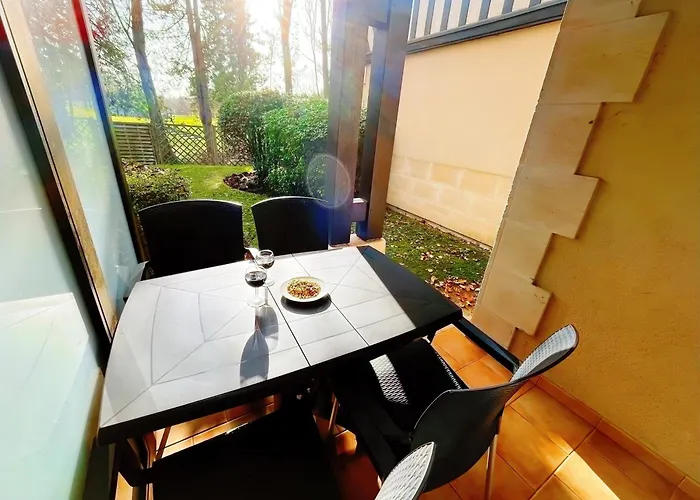 En Rez-de-chaussee - Terrasse & Piscine Chauffee 도빌